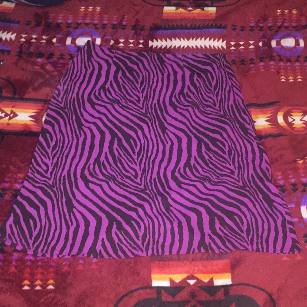 Express silky fuschia zebra skirt